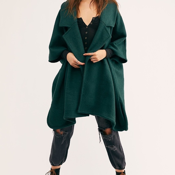 NWOT Free People Off Duty Oversized Poncho RARE Hunter Green - Picture 2 of 5